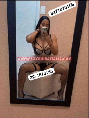 Naomy corpo velato