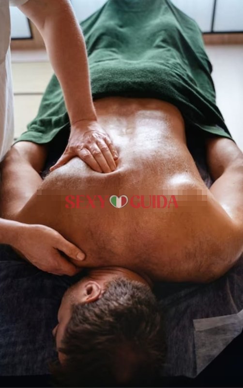 Exclussivo trans aiko asiatica massaggiatrice com