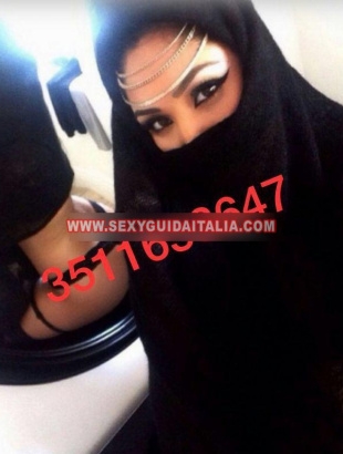 Zamira sexy araba