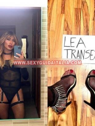 Trans lea hot