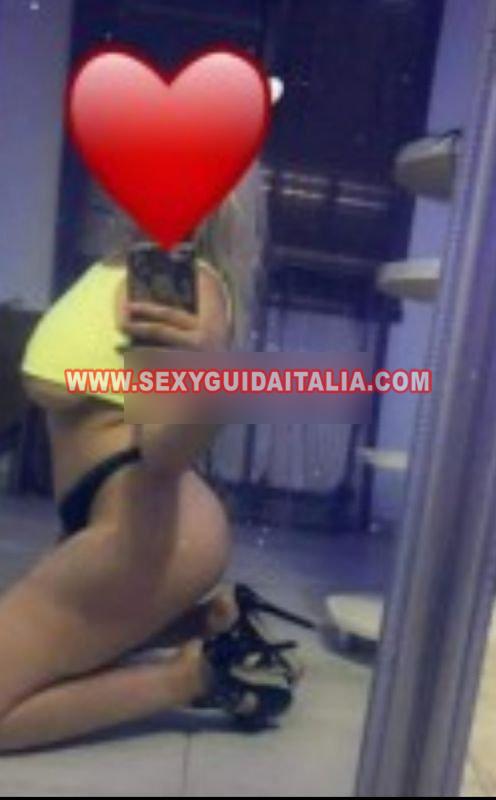Sara bella donna napoletana