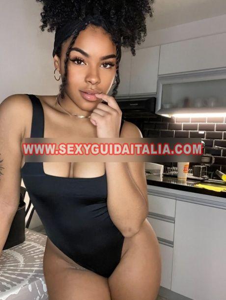 Maya sexy