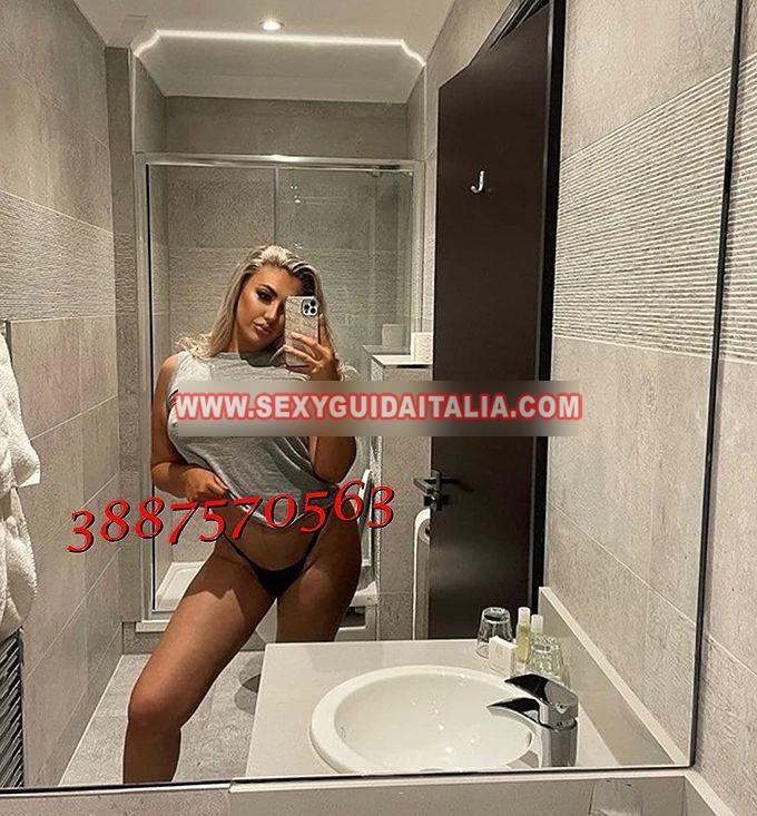 Asia dolce bionda