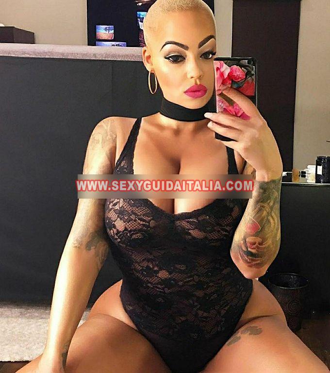 Simona hot