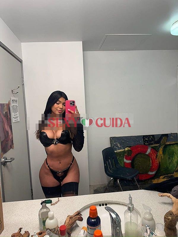 Mariana  tornata a maglie una ragazza inconfon