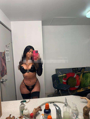 Mariana  tornata a maglie una ragazza inconfon