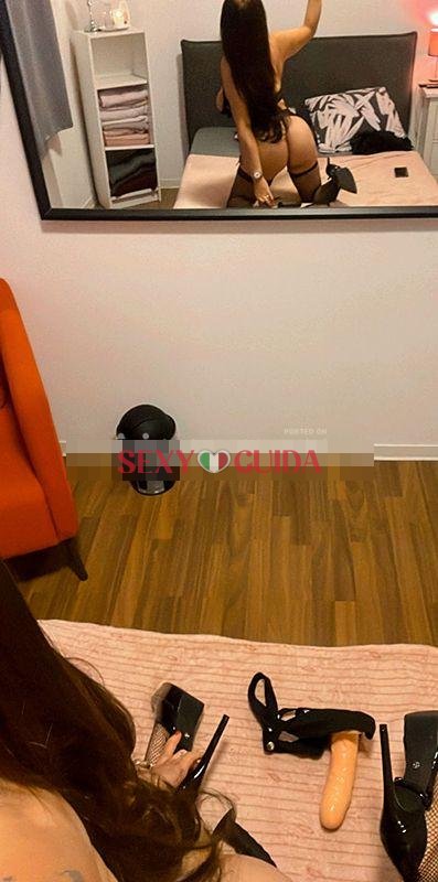 Nuove esperienze con la seducente angie calda e