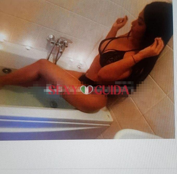Luna sexy  calientee molto sensuale