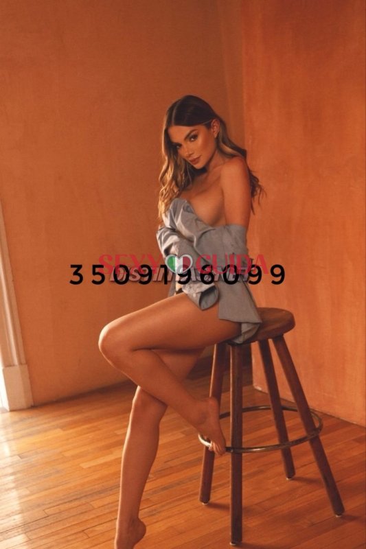 Top escortpiccola troietta peccaminosa