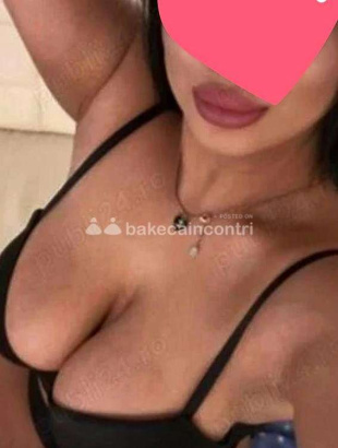 Andrea  piccante sensuale e senza fretta