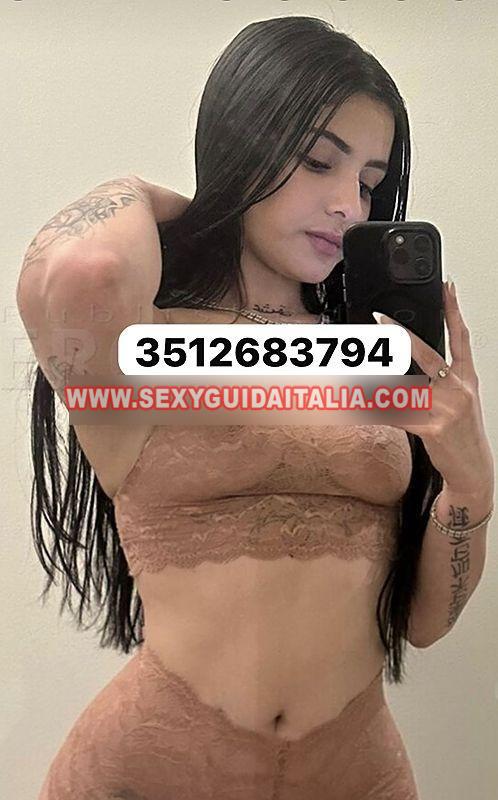 Simona hot