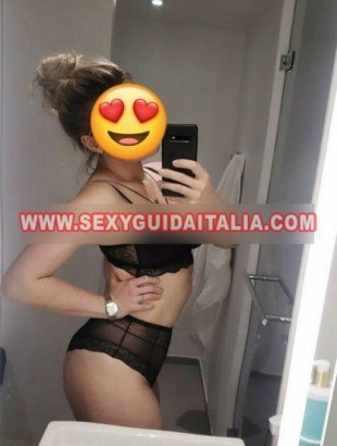 Veronica hot
