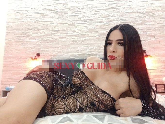 Prima volta in italia dahianna evanz  qui