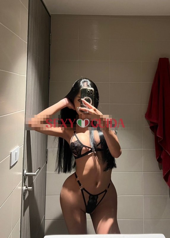 Emmy donna thailandese foto ereal