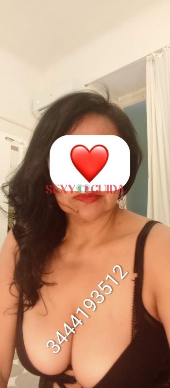Appena ritornata livia incantevole milf