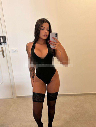 Appena arrivata ragazza brasiliana  comp