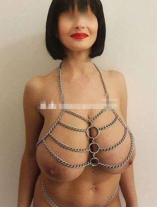 Mi presento sono anna una casalinga super matura