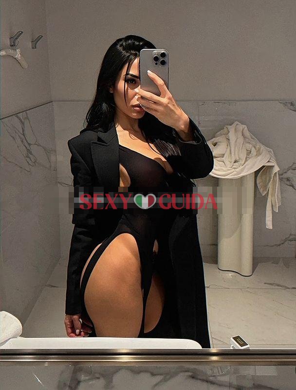 Veronica   appena arrivata   una ragazz