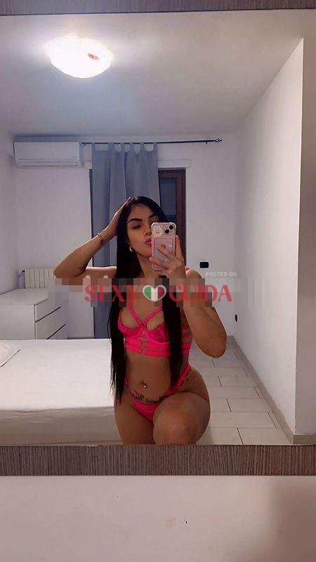 Sexy latina molto focosa tanta voglia di se