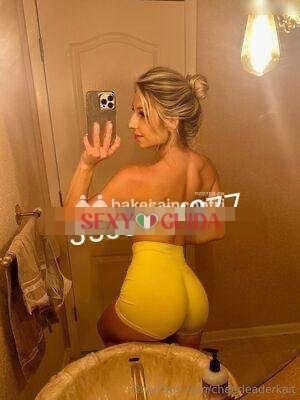 Ragazza estremamente eccitata molto disponibiles