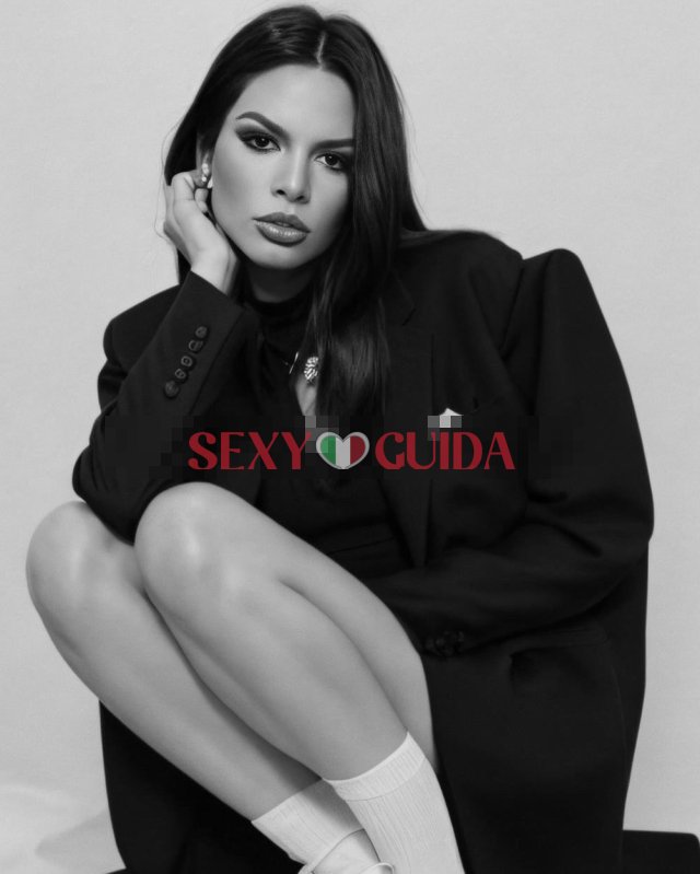 Sabrina morais international
